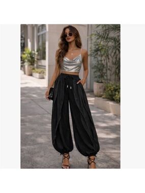 Muy Muy Women’s Black wide leg Drawstring Pants